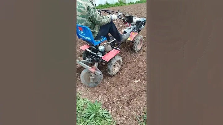 Мотоблок Угра 4X4 с приводным адаптером. Сажаем картошку. Первый опыт