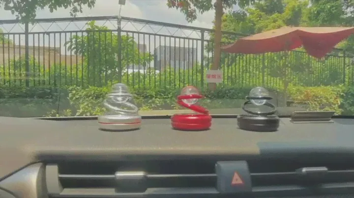 Ароматизатор в автомобиль на солнечной батарее с Алиэкспресс.