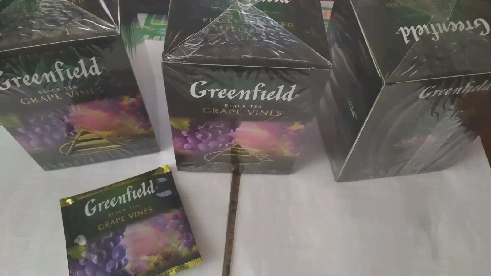 🛍 Чай Greenfield Grape Vines черный в пирамидках 20*1,8г-2